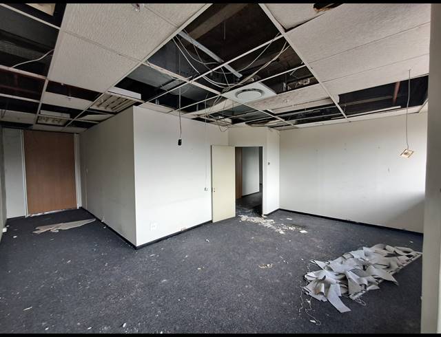 284M² OFFICE TO LET IN DUNKELD WEST